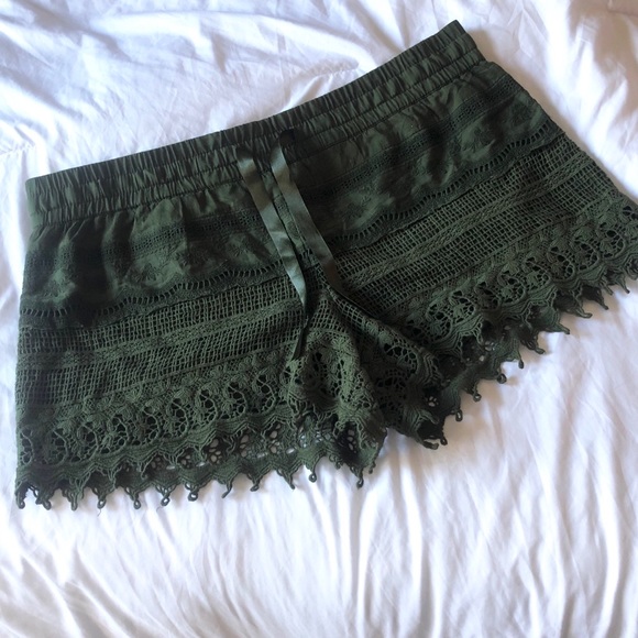 No Boundaries Pants - Beautiful Shorts NWOT